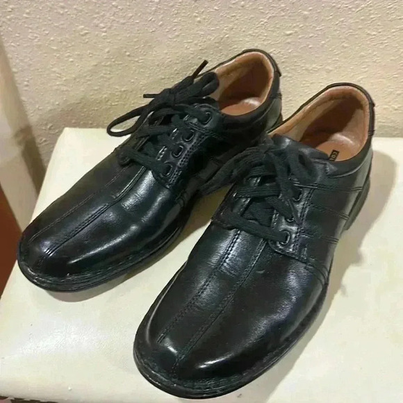 Clarks Men’s size 9M - Picture 1 of 8